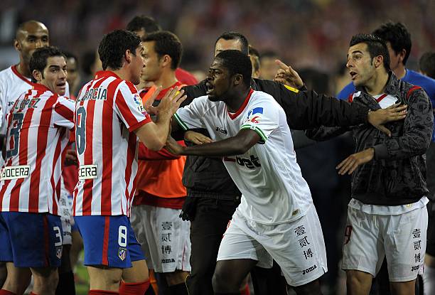 背景大事中 背景大事中