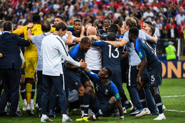 动鼓励队员 动鼓励队员