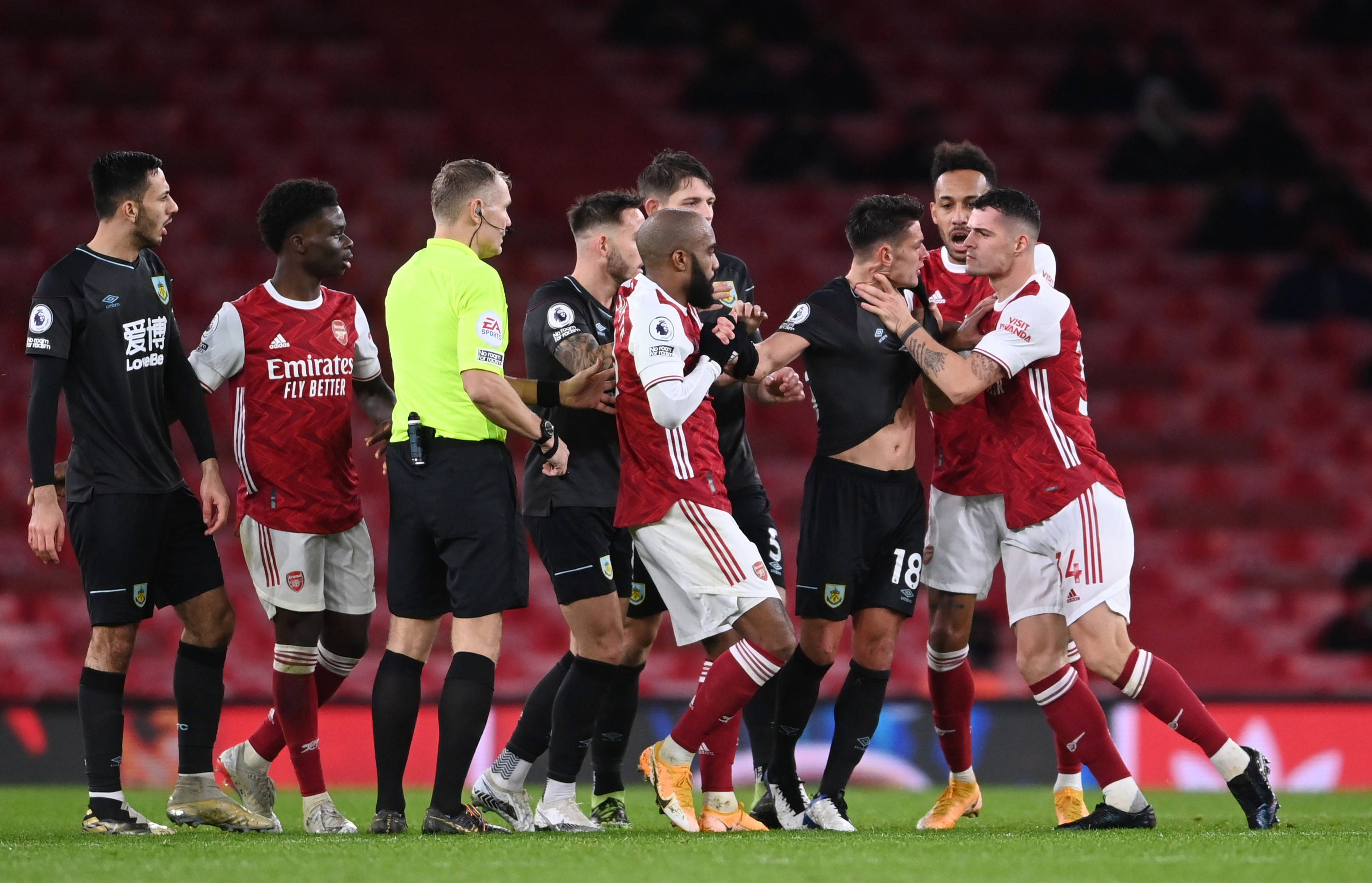 在俱乐部中 在俱乐部中